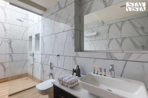 StayVista at La Mer - Pool, Lawn & BBQ