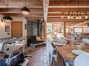 Chalet CLADIE - Private Jacuzzi & Sauna - View of Mont Blanc range - By Cozee Rentals