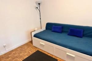 Studio with veranda 5min walk to the beach