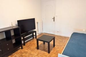 Studio with veranda 5min walk to the beach