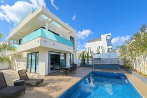 Sunrise Pearl - 2 min walk to Sirena Bay