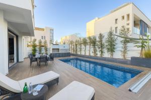 Sunrise Pearl - 2 min walk to Sirena Bay