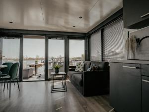 Houseboat Plus Uitgeest