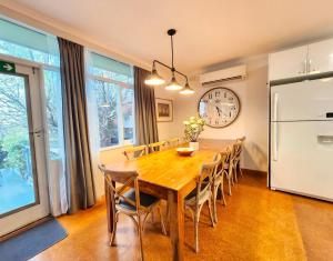 Large quad guest room 6 with well-equipped kitchen