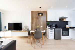 Home2Book Bright Apt. with Pool Los Cristianos