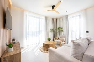 Geos Luxury Villa - Private Pool - By the beach
