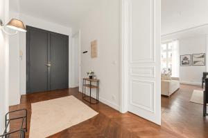 Luxury comfort Golden Triangle Paris 8