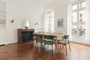 Luxury comfort Golden Triangle Paris 8