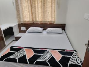 Corner apartment, 2BHK with good privacy, parking