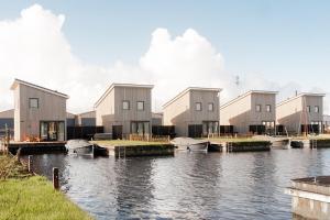 Waterlodge in Heeg - Relax, sail and enjoy!