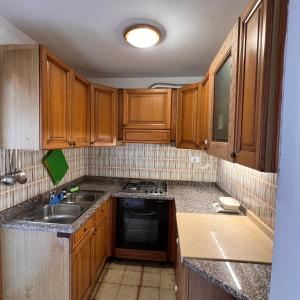 Conveniente, tranquilla con parcheggio