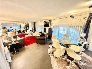 GRAND DUPLEX - Chic & Confort - VIEUX-PORT 2min à pied - CLIMATISATION - WIFI Gratuit