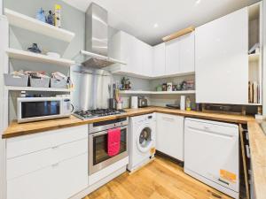 Chic Victorian Flat In Battersea Clapham Old Town
