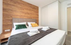 Lovely Apartment In Zadar