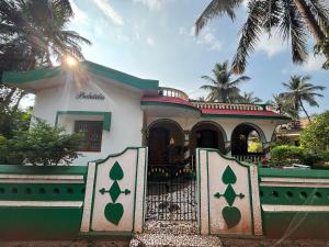 Angelina guest house, Anjuna Beach Road