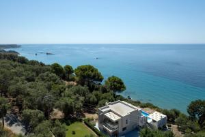 Villa Alkyoni by PosarelliVillas