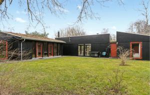 Five Bedroom Lovely Home In Vejby