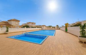 Three Bedroom Cozy Apartment In Torrevieja