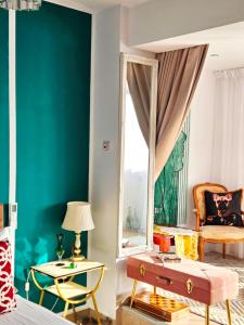 ATTRAIT Studio LAtelier Vert view and terrace