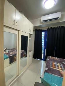 1br Sea Residences balcony Dina