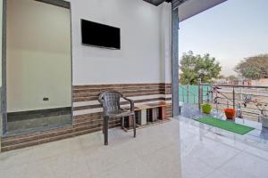 Hotel O RJ 14 RADHIKA HOTEL AND RESTAURANT