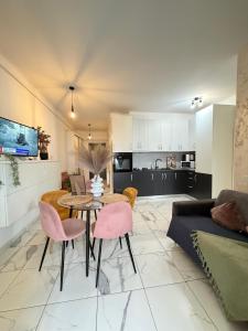 Lucas Apartments 1&2 Bdm near Palas Mall with Park