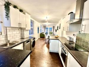 Amazing location 20 min to center