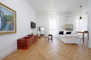 YCH - Luce ed eleganza a Corso Italia