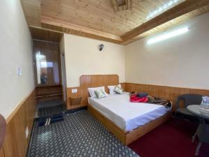 Ufaq by Sifarnama, Shangarh