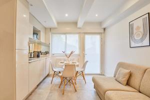 Apartment Le Marais Place des Vosges by Studio prestige