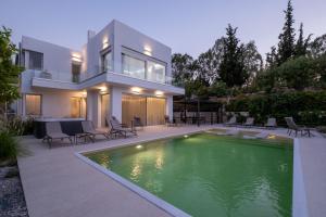 Vista by Del Sol Villa