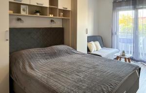 Lovely Apartment In Vir With Wifi