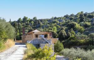 Cozy Home In Supetar With Wifi