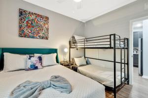 Stylish 3BR Retreat w Game Room, Full Kitchen & Spacious Living