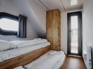 Houseboat Campi Uitgeest