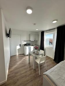 Pension - Monteurzimmer in Halle Saale - ideal für Firmen und Monteure Nähe Leipzig Halle Airport, Kabelsketal, Schkopau, Leuna, Merseburg