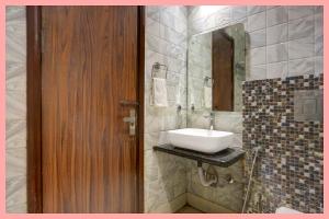 Hotel The -Grand- Ocean- Resort Near Jagannath Temple - Sea View -Swimming Pool - Parking -Luxuary Hotel - Prime Location- Best Hotel In Puri