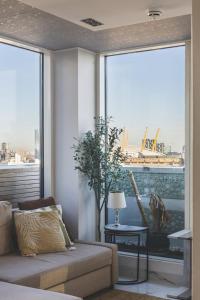 Canary Wharf Retreat with Free Secure Parking
