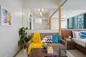 BGC High Rise, Uptown Mall Link, 5G WiFi, Pool, Ste 19