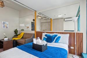 BGC High Rise, Uptown Mall Link, 5G WiFi, Pool, Ste 19