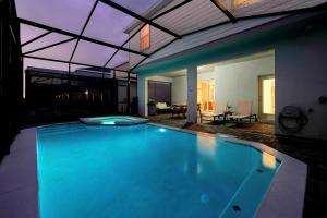 Elegant 7Beds 55 Baths Sleeps 14 - Windsor Cay