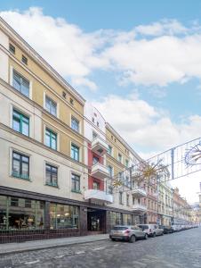 Rynek Wrocław Studio with Balcony by BookingHost