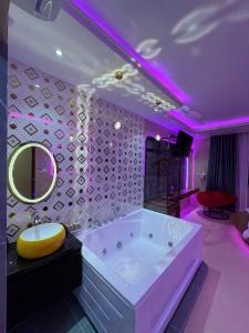 Khách Sạn Hoa Vinh - Thủ Đức