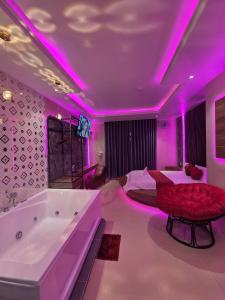 Khách Sạn Hoa Vinh - Thủ Đức