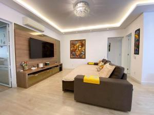 Belíssima cobertura 03 suítes e área gourmet-DN01J