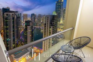 LUX The Contemporary Marina View Suite 7