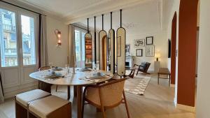 Champs Elysees Luxury Flat