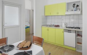 Beautiful Home In Tinjan