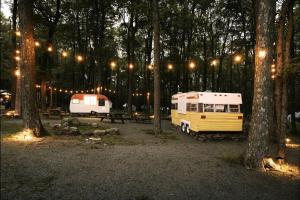 Romantic Dome with Hot Tub for an Incredible Couples Escape in Nature near Greentown, Pennsylvania