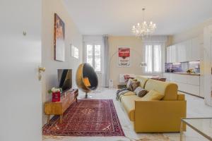 5 min walk to Corso Italia Station AC WiFi